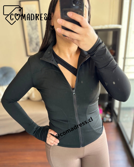 Chaqueta Deportiva Negra con Cierre
